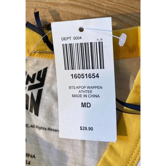 NWT Tiny Tan K-Pop Graphic T Shirt Size Medium Women’s White MSRP 29.90 - Picture 4 of 6